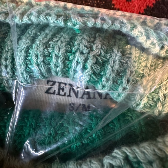 Zenana Crop Sweater - NWOT - Picture 5 of 5